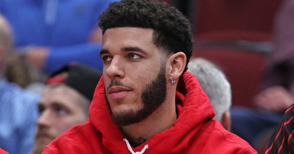 Lonzo Ball’s knee injury updates are downright bleak and discouraging