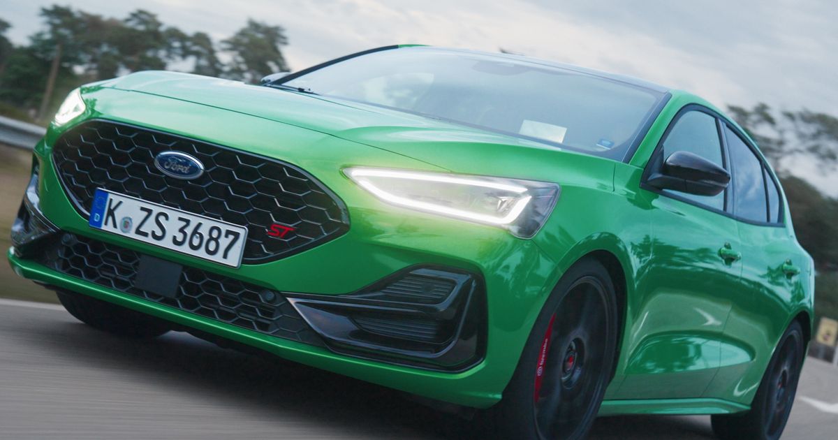 Ford Focus ST Track Pack Aims At The Civic Type R With Adjustable Suspension And Bigger Brakes