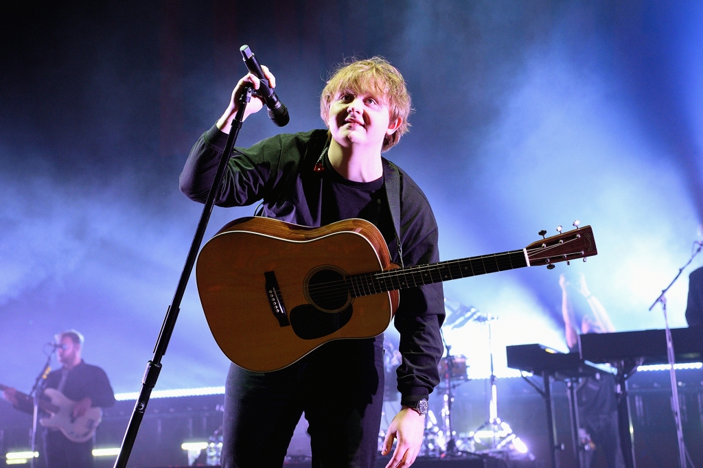 Lewis Capaldi Covers Classic Britney Spears Single ‘Everytime’