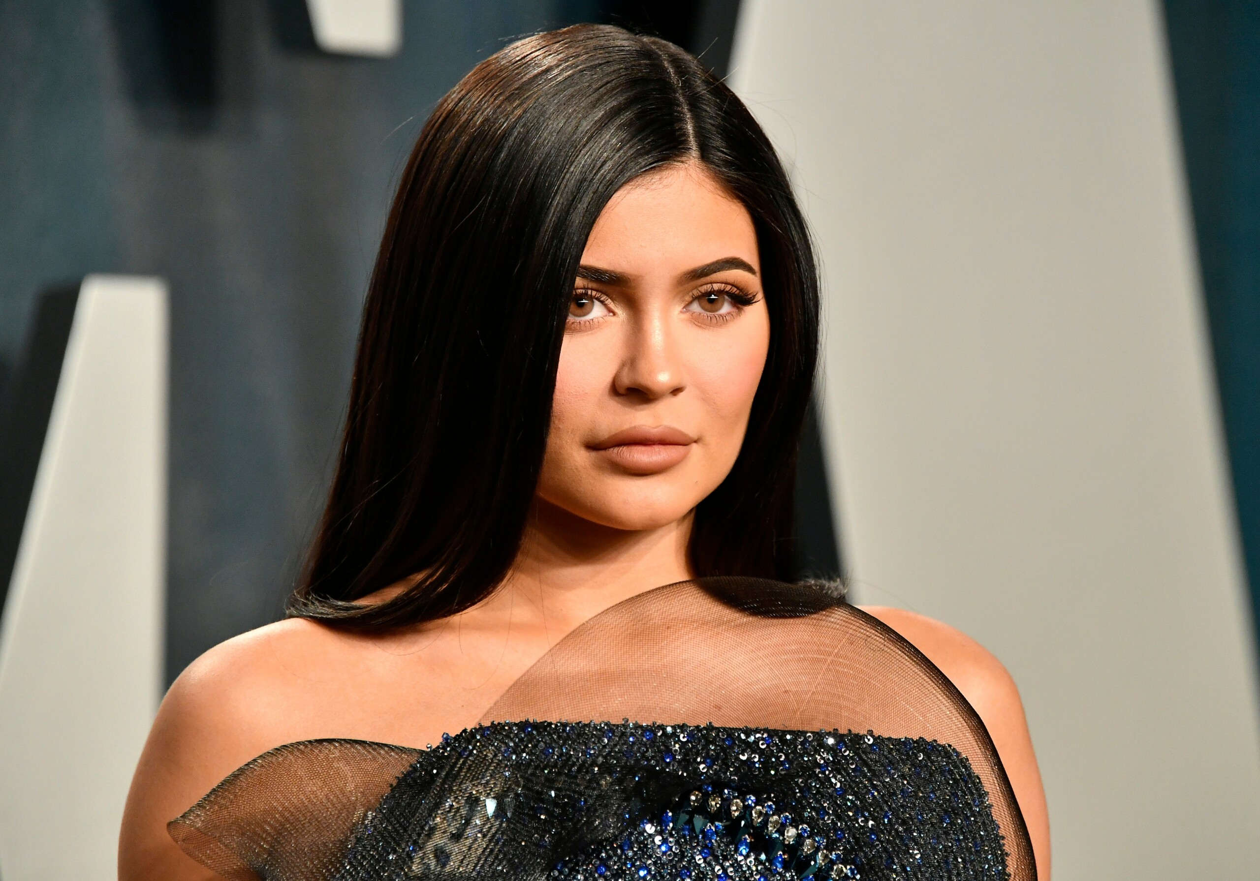 Kylie Jenner Debuted an Undone Bob in Men’s Underwear