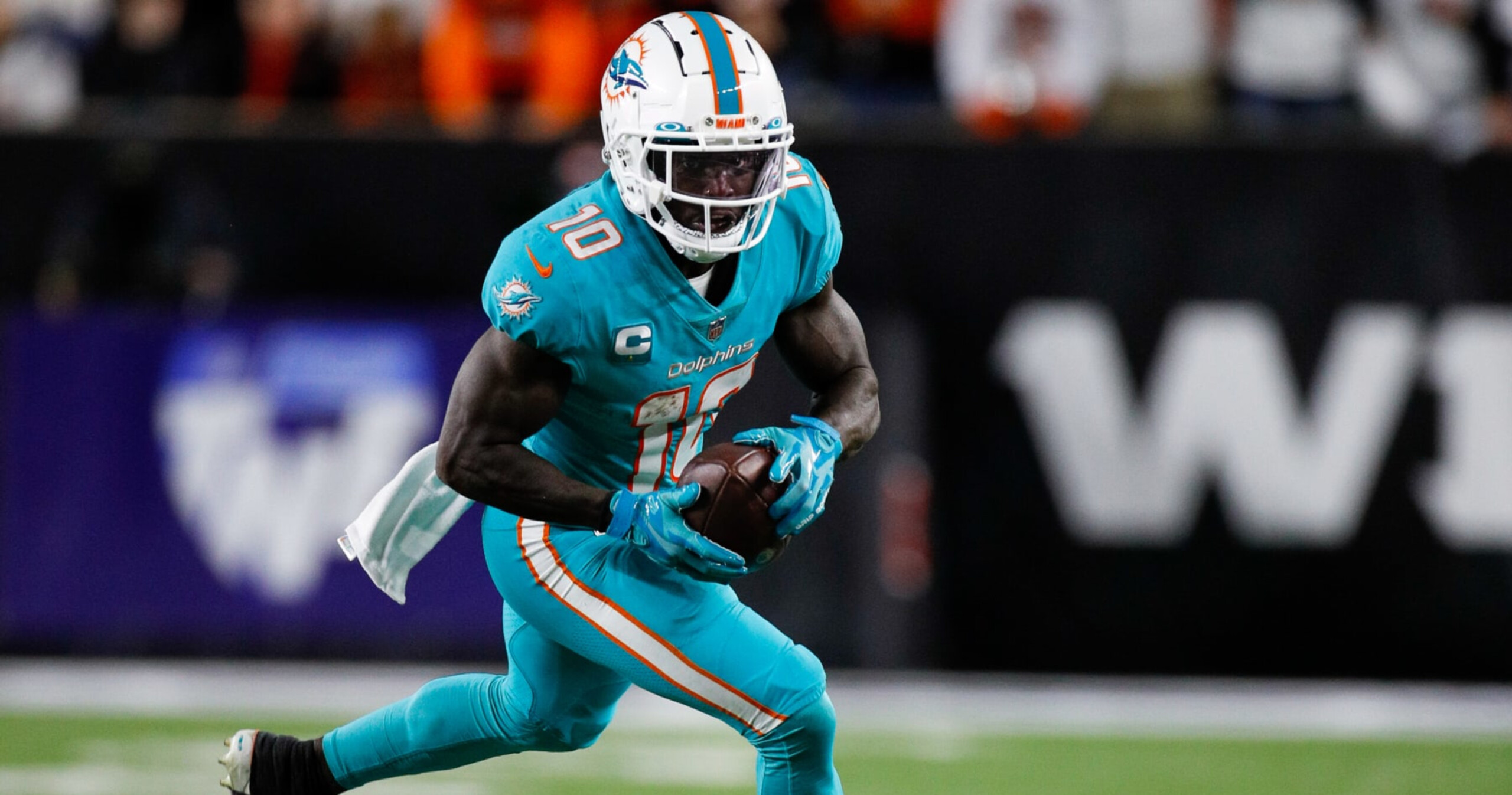 Dolphins’ Tyreek Hill Says Jets Trade Was ‘Very Close,’ Blames ‘State Taxes’