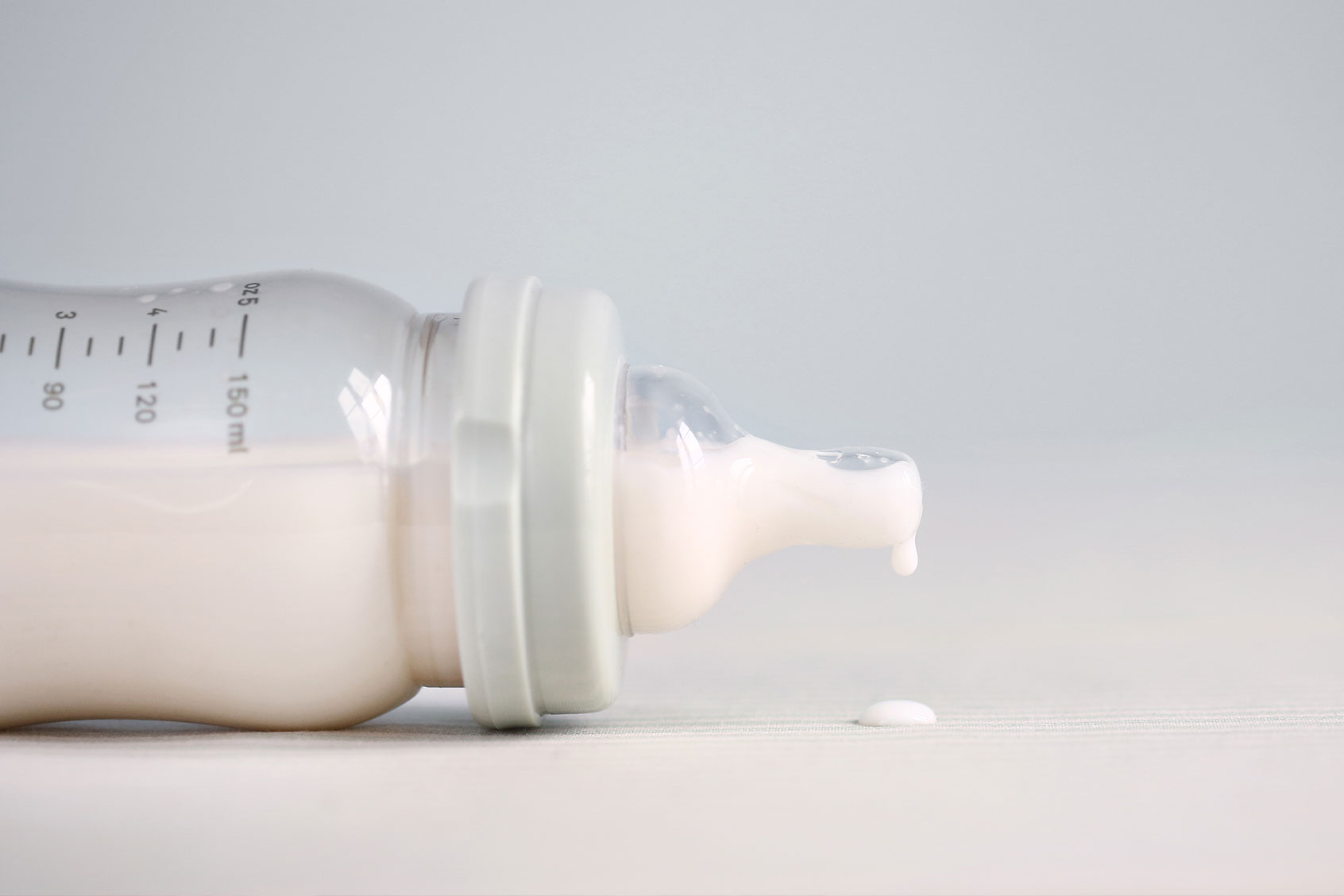 Abbott Laboratories has recalled certain baby formula products over faulty bottle caps